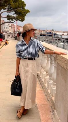 Street-style vacation look 4