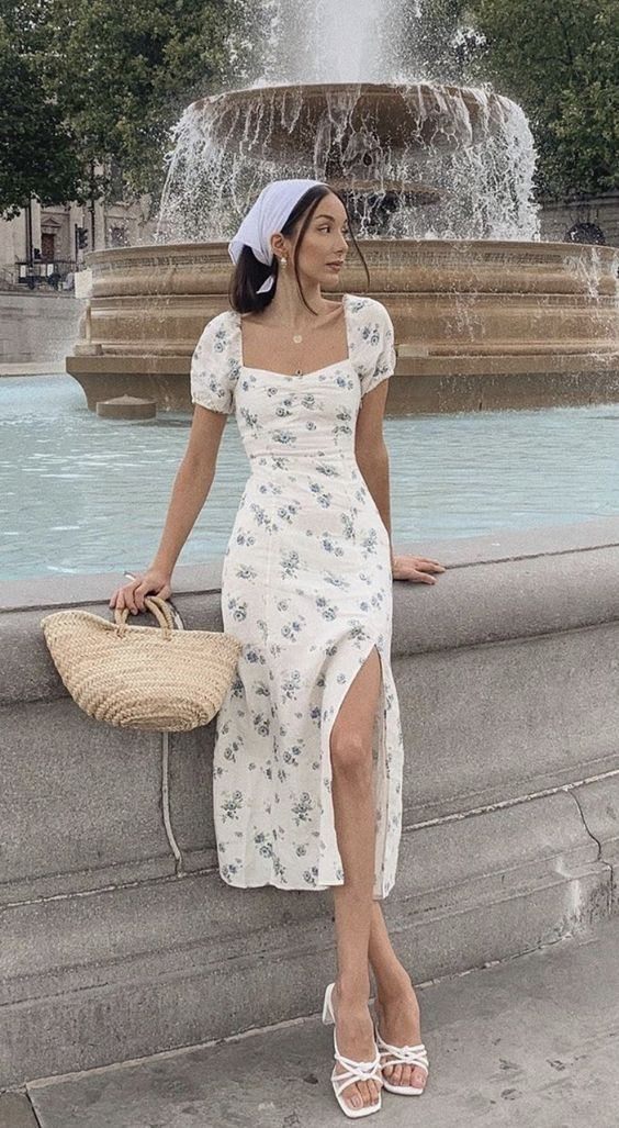 Street-style vacation look 18